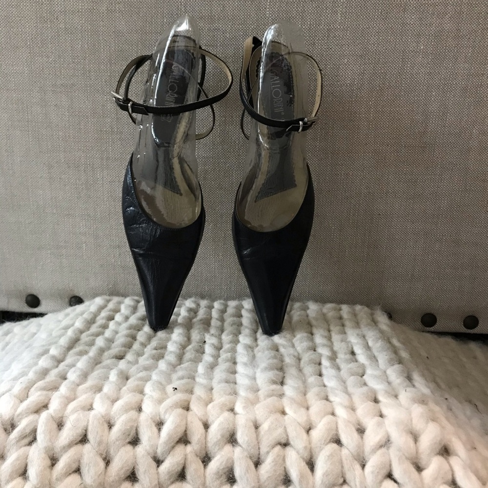 Vintage black leather low heels with ankle strap